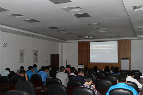 开发区组织收看纪念马克思诞辰200周年大会(图6)