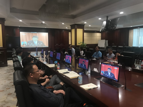 开发区组织收看纪念马克思诞辰200周年大会(图3)