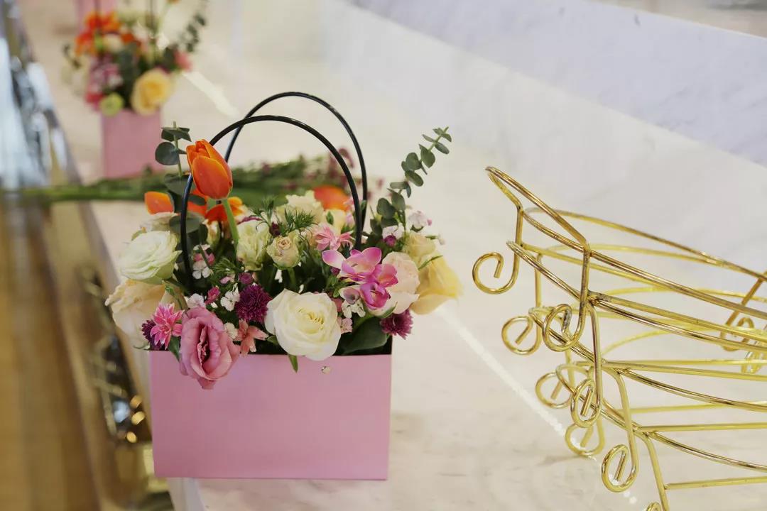 女神节快乐！开发区工会、妇联联合开展插花艺术课堂(图8)