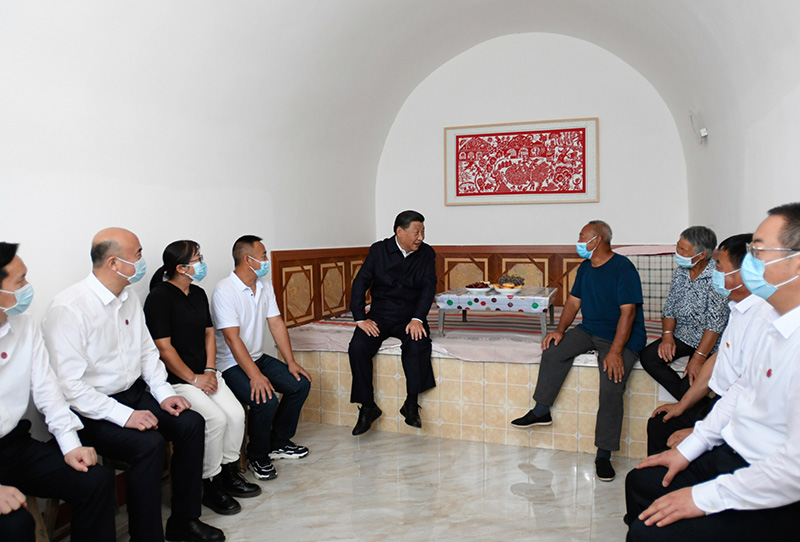 习近平在陕西榆林考察时强调 解放思想改革创新再接再厉 谱写陕西高质量发展新篇章(图13)