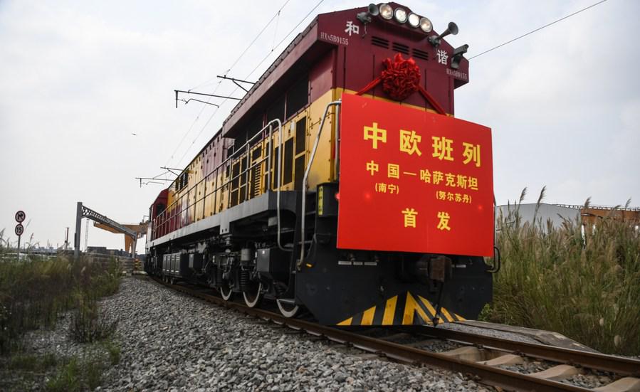 China\s Guangxi sees surging China-Europe freight train trips in Jan-July(图1)