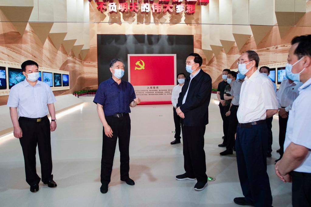 Senior official stresses stengthening Xinjiang Production and Construction Corps(图1)