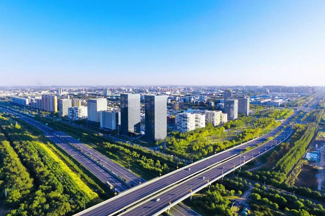 Motivating New Dynamics for Economic Development with the Potent Magnet for Business Attraction/ Ample Achievements for Business Attraction and Investment Introduction in the First Three Quarters in W(图1)