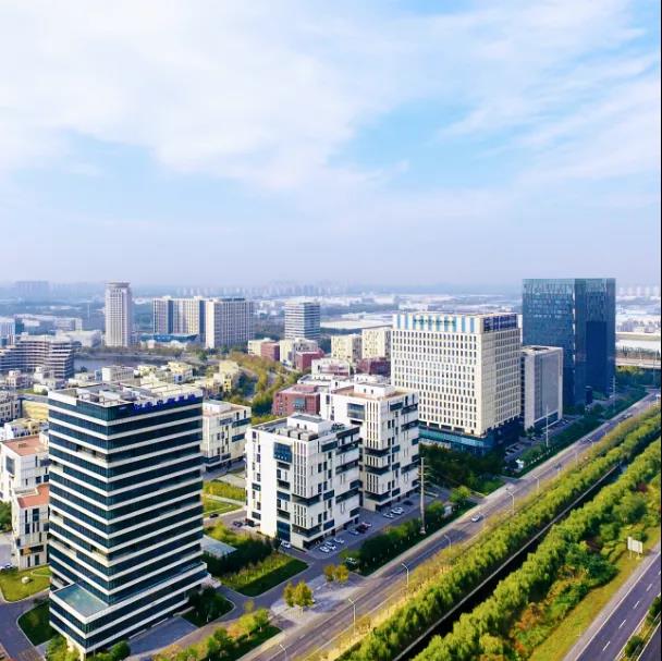 [All Attention Goes to UDA] Review of a Sparkling August(图2)