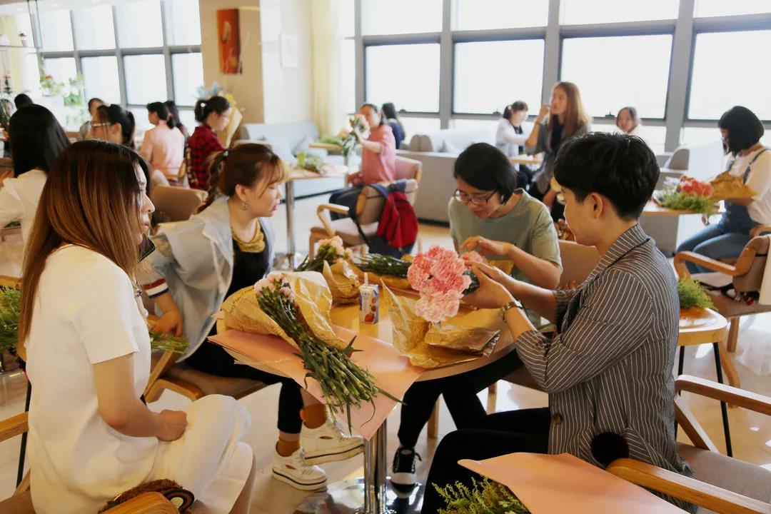 浓情五月 感恩母爱丨开发区工会开展花艺课堂(图5)