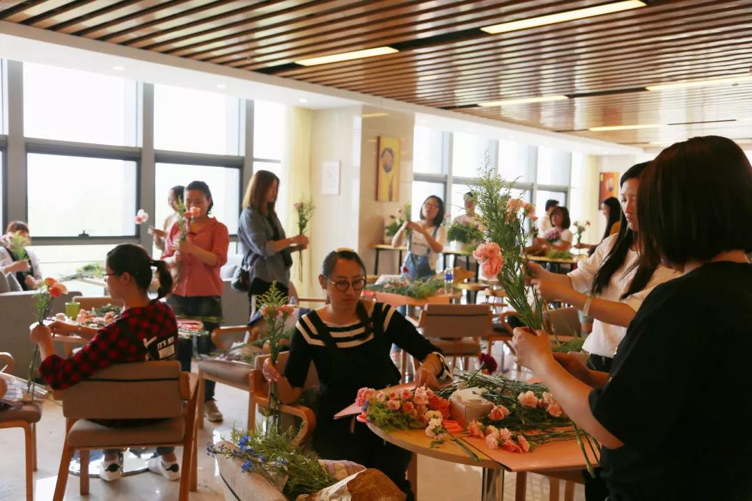 浓情五月 感恩母爱丨开发区工会开展花艺课堂(图6)