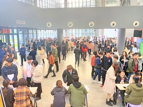 开发区多家企业参加天元大学专场招聘会(图1)