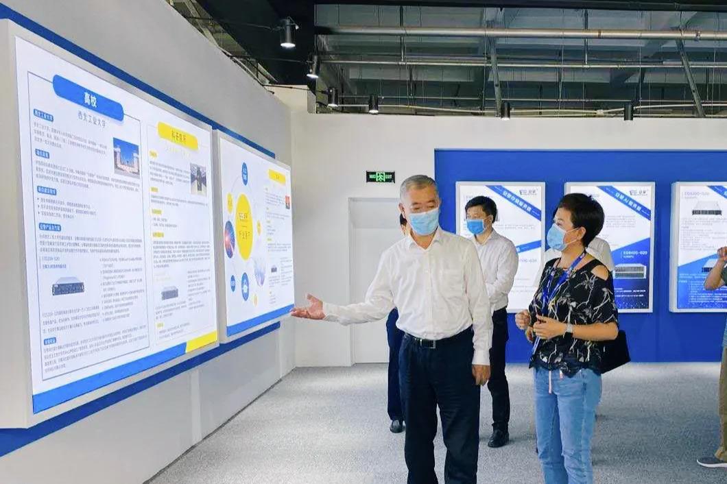 区委书记戴东强一行深入开发区企业调研(图1)