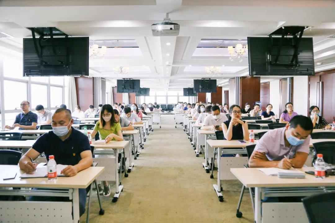 开发区工委组织2020年度第一次区委讲师团宣讲会(图4)