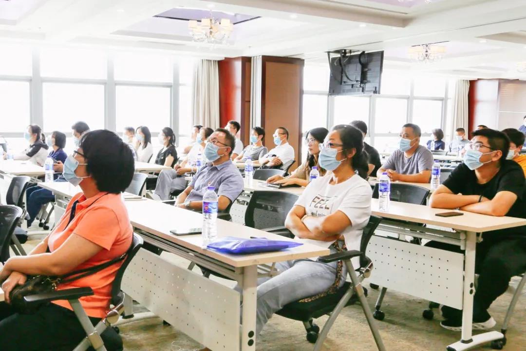 学“四史”、守初心、担使命 | 开发区工委组织观看纪录片《奋进新时代》(图3)