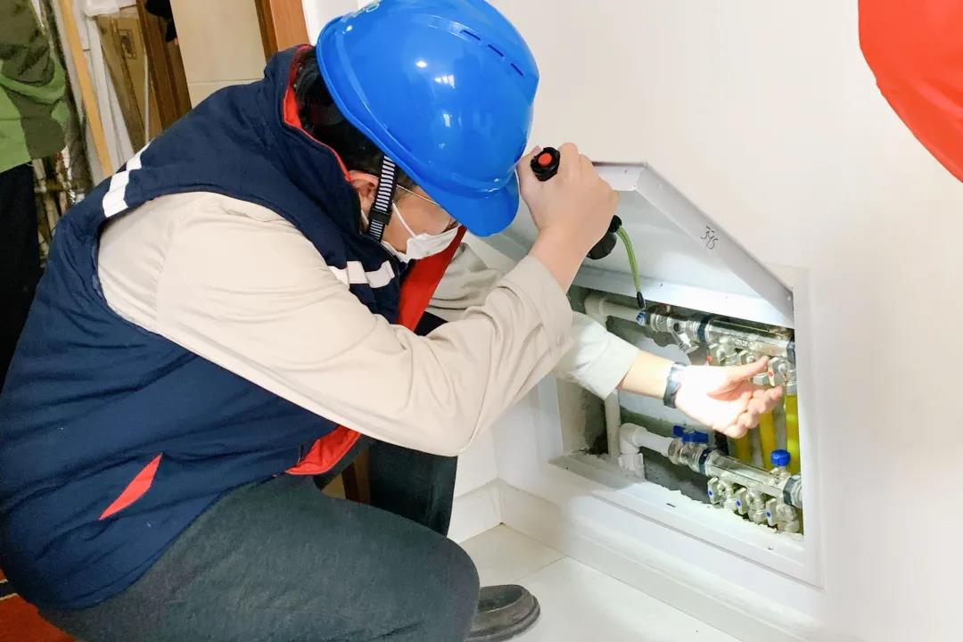 服务有热度让屋子有温度——华电福源热电积极开展测温走访工作(图2)