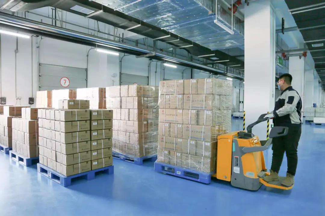 火速驰援！红日药业6万支血必净注射液今日全部送达河北（附视频）(图7)