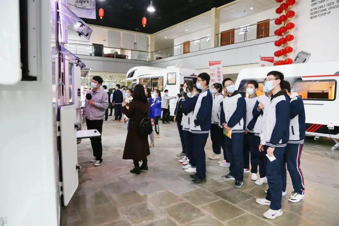 感受科技创新魅力｜杨村三中学生走进中天特车感悟创造之美(图4)