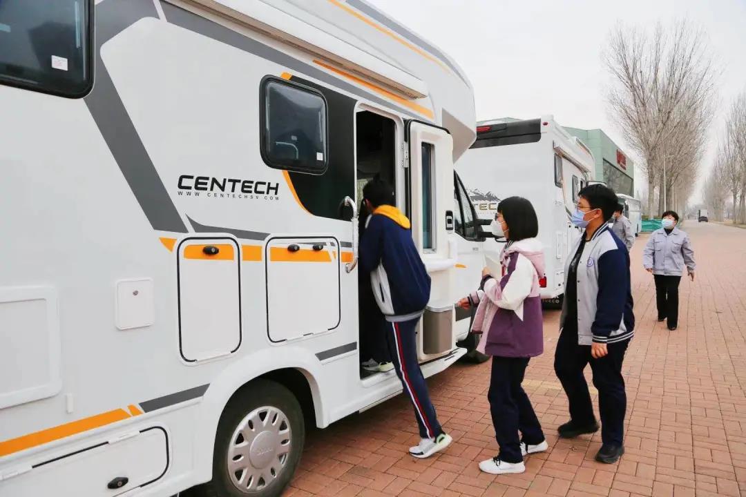 感受科技创新魅力｜杨村三中学生走进中天特车感悟创造之美(图9)