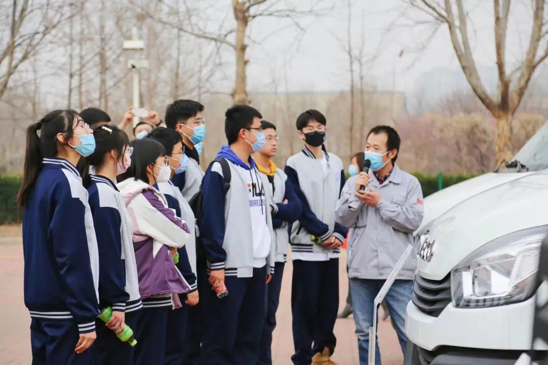 感受科技创新魅力｜杨村三中学生走进中天特车感悟创造之美(图5)