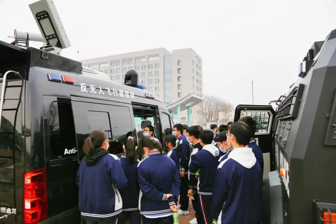 感受科技创新魅力｜杨村三中学生走进中天特车感悟创造之美(图7)