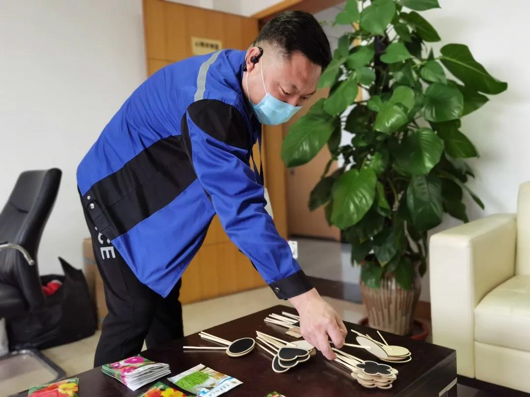 植树节 | 武清开发区工会举办“美化环境迎华诞·绿色新风展新篇”盆栽种植活动(图9)