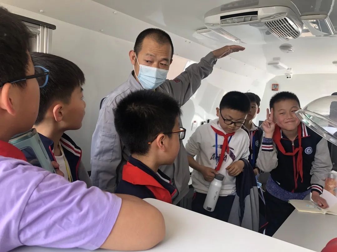 体验创新文化 感受科技魅力 | 杨村十六小学生到开发区企业参观学习(图6)