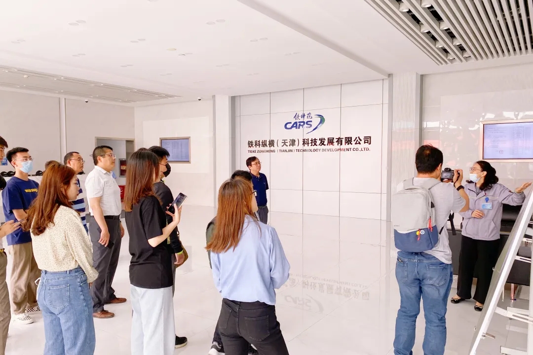 天津铁道职业技术学院师生到武清开发区企业参观(图2)