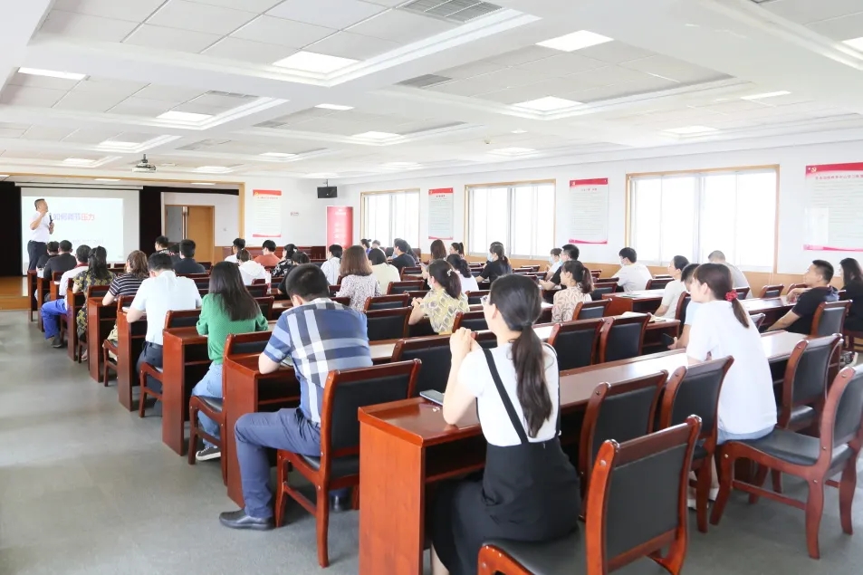 武清区总工会职工素质提升大讲堂走进武清开发区(图4)