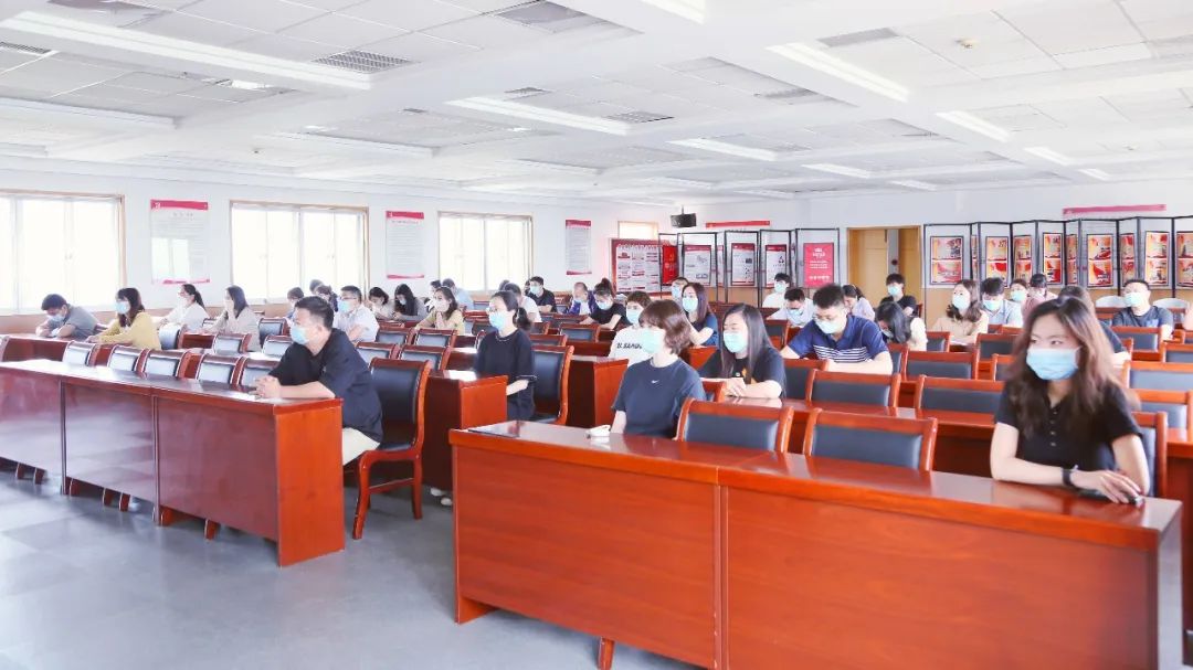 【聚焦市第十二次党代会】武清开发区全体党员干部收看大会开幕式直播(图3)