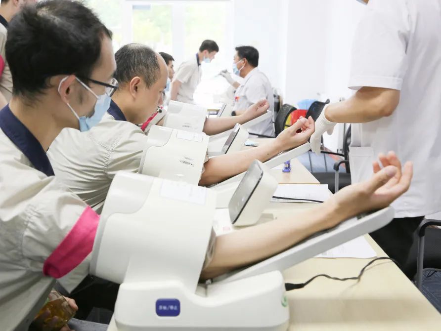 【迎盛会、铸忠诚、强担当、创业绩】千人体检拉开帷幕 为职工撑起“健康保护伞”(图4)