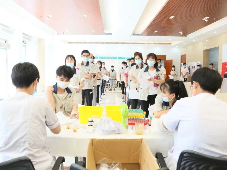 【迎盛会、铸忠诚、强担当、创业绩】千人体检拉开帷幕 为职工撑起“健康保护伞”(图1)