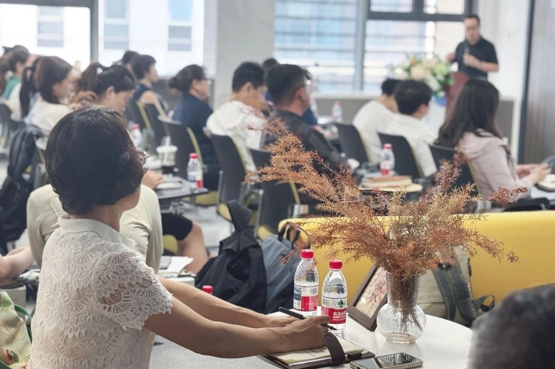 Wuqing Development Area holds a Lecture on AI Empowerment · Intelligent Efficiency Office to help enterprises develop efficiently(图4)