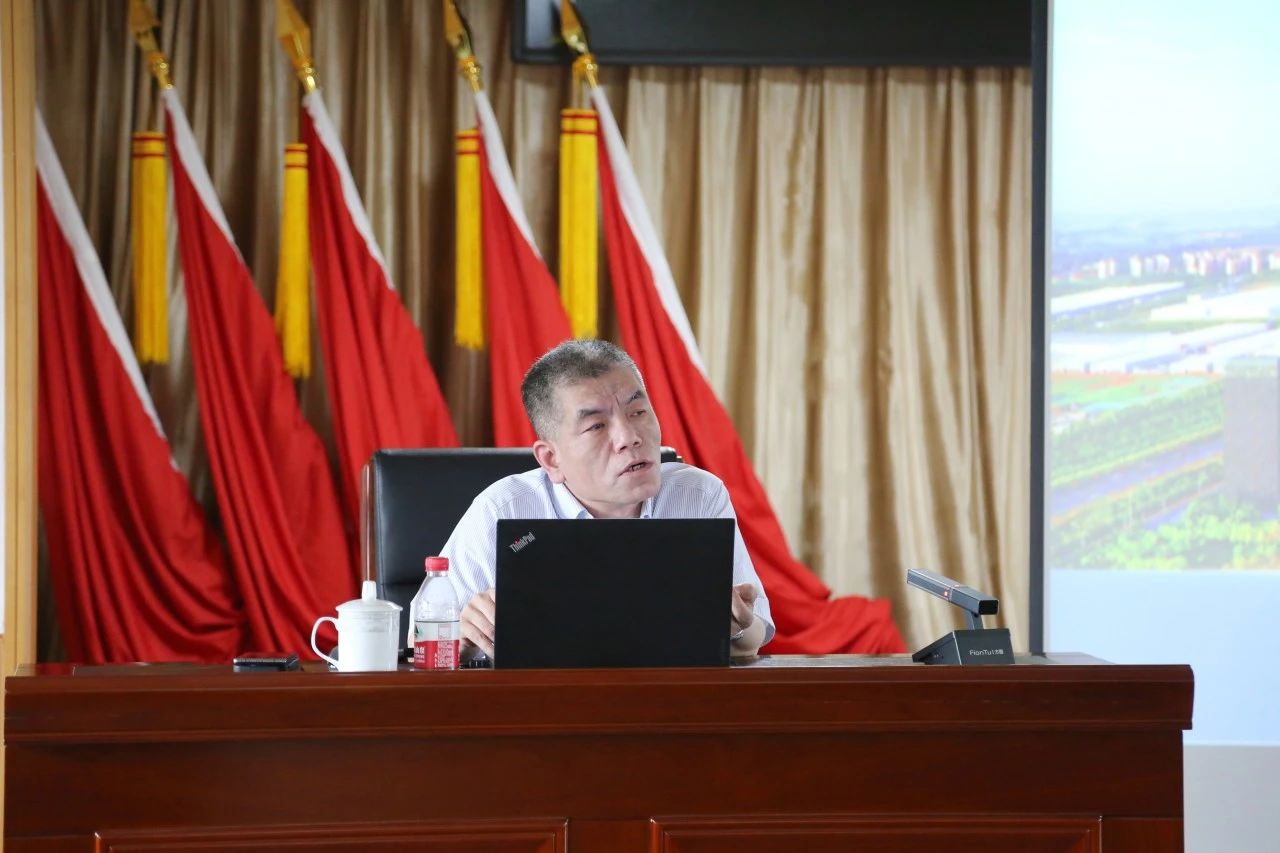 武清开发区举办优化法治营商环境专题普法活动(图2) 武清开发区举办优化法治营商环境专题普法活动(图2)