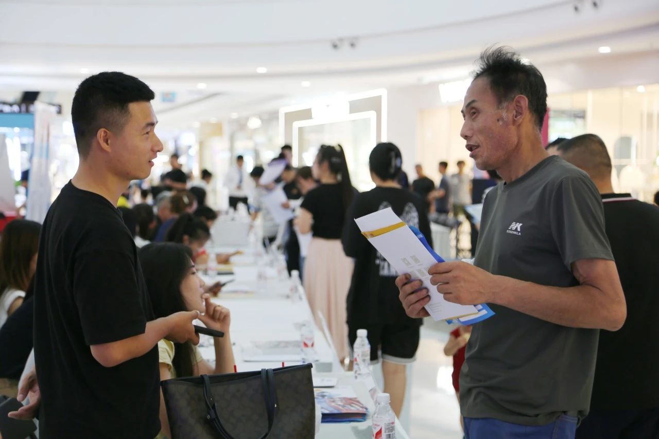 人才夜市火热开市 企业与人才“双向奔赴”！(图7)