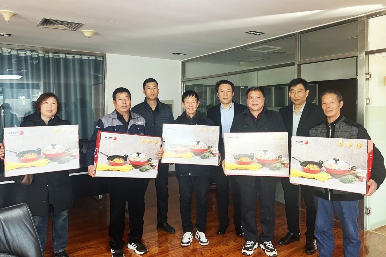 “四个一”暖人心 | 武清开发区有限公司工会举办退休职工欢送会(图6) “四个一”暖人心 | 武清开发区有限公司工会举办退休职工欢送会(图6)