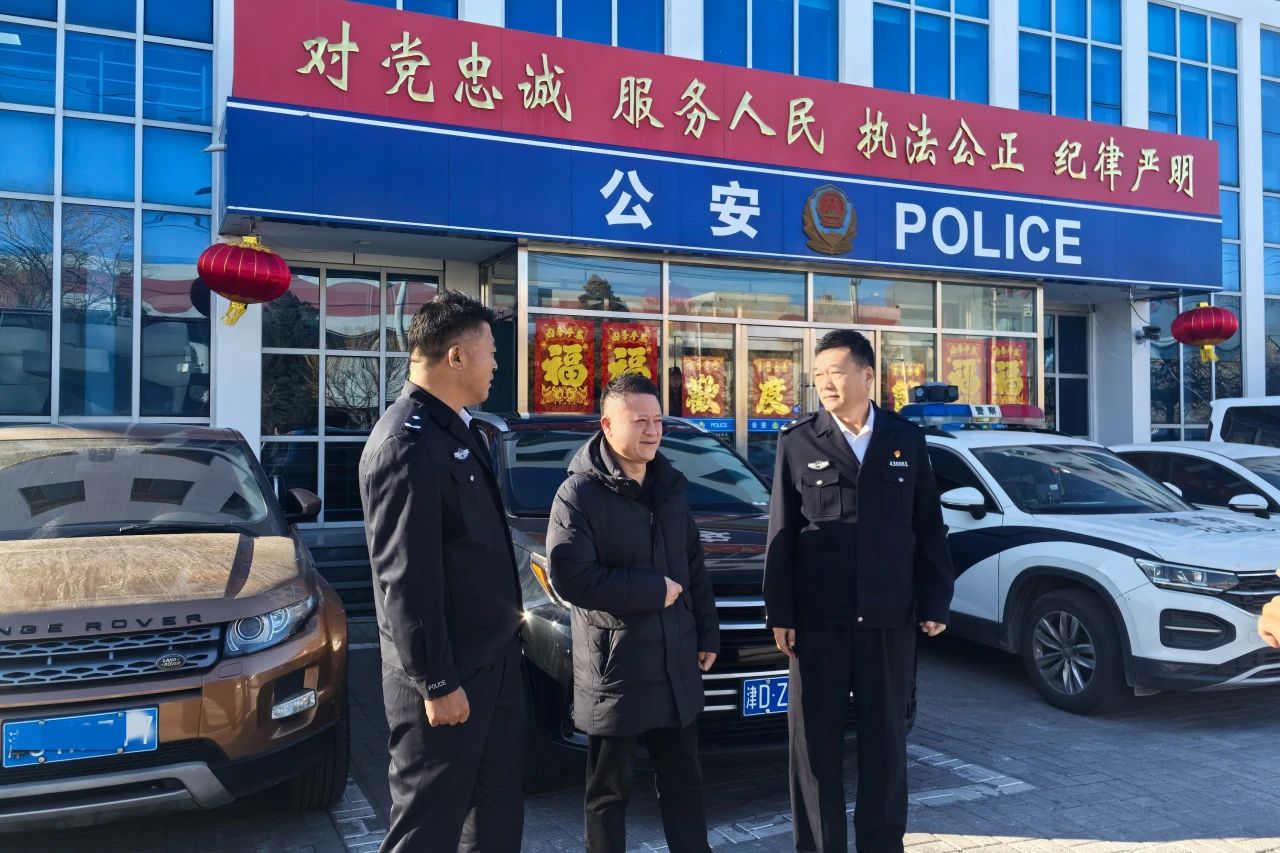 共筑平安祥和年！武清开发区领导慰问辖区公安民警和消防支队指战员(图2)