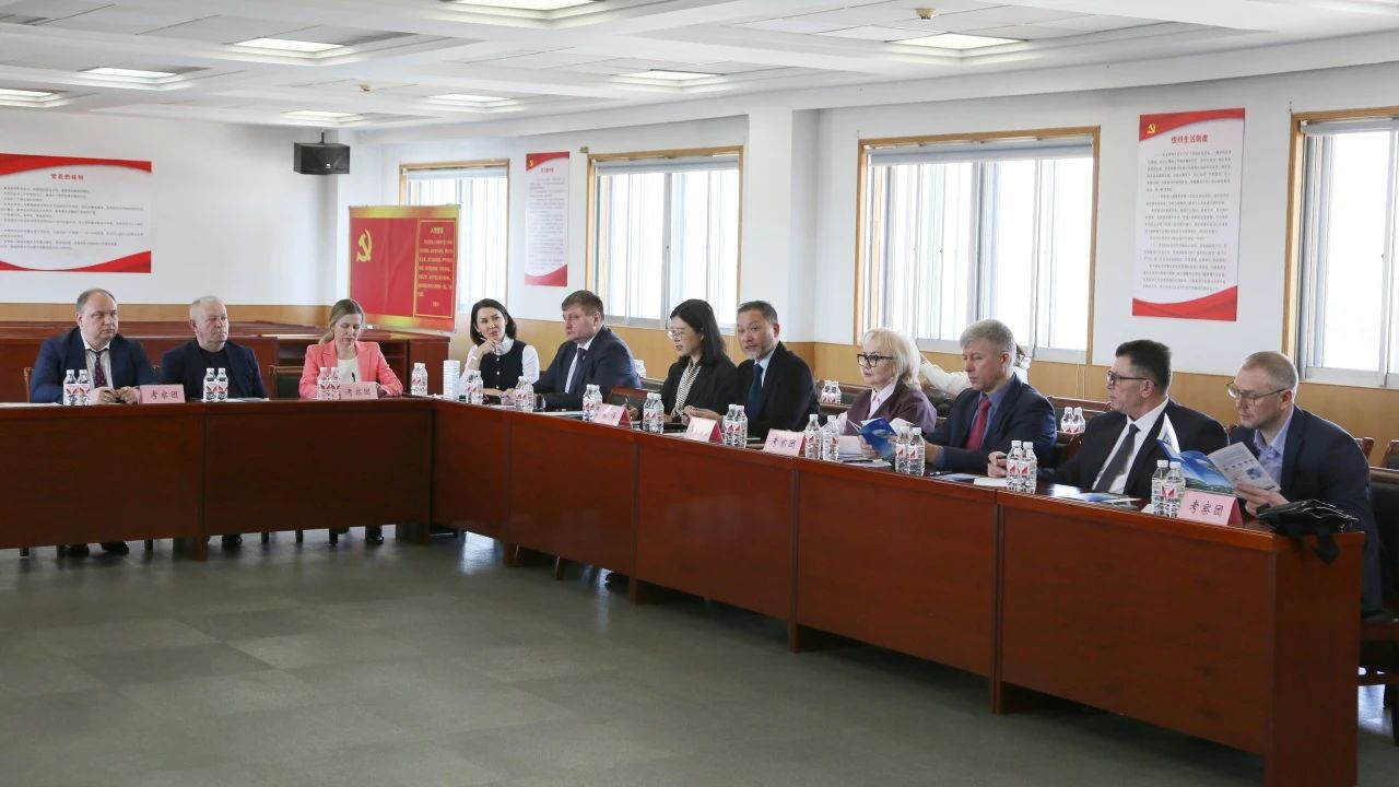 俄罗斯生物科技商务考察团走进武清开发区(图4)