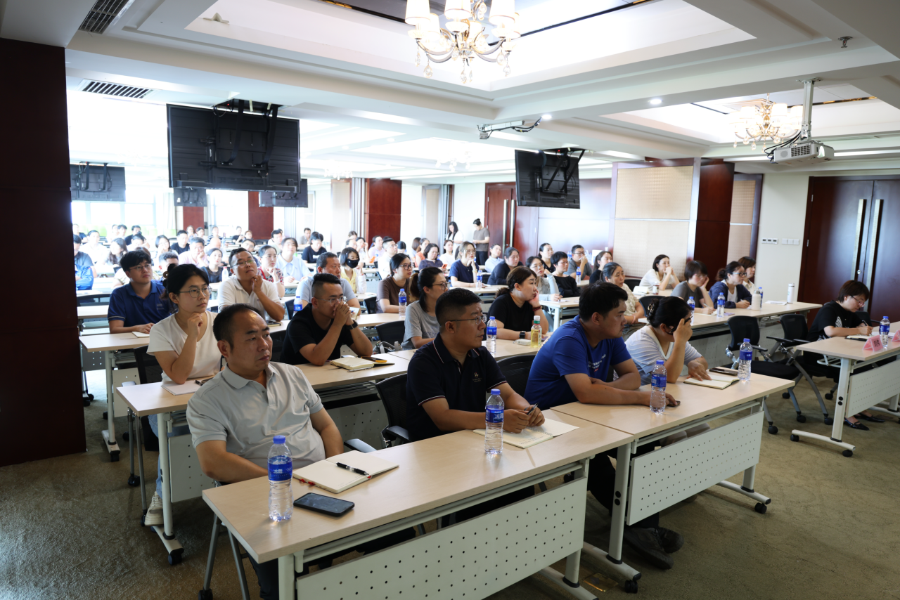 武清开发区总工会举办《天津市实施〈中华人民共和国工会法〉办法》专题培训(图3) 武清开发区总工会举办《天津市实施〈中华人民共和国工会法〉办法》专题培训(图3)